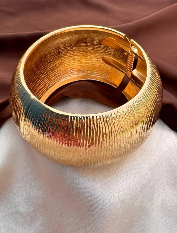 CHUNKY WIDE GOLD BRACELET
