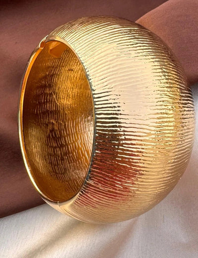 ✨ Statement Gold Texture Cuff Bracelet